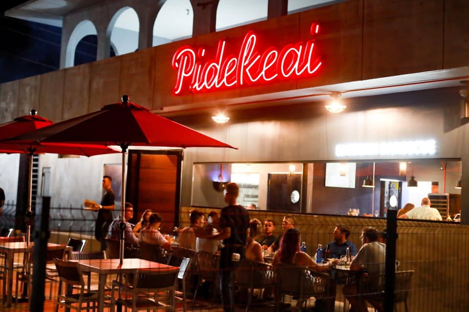 Pidekeai Crash Boat Beach Restaurant Exterior