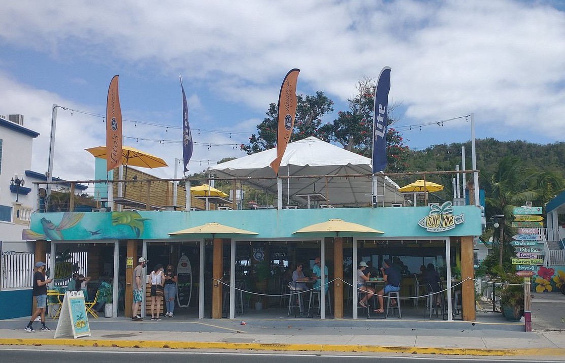 Sal De Mar Rooftop Crash Boat Beach Restaurant Exterior